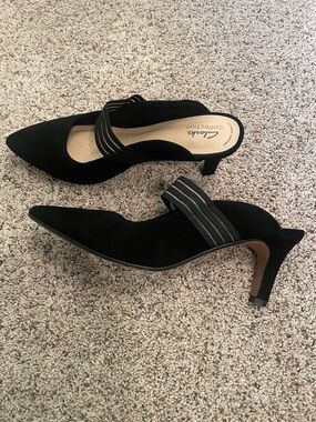 Clarks Black Suede Pointed Slingback Kitten Heel